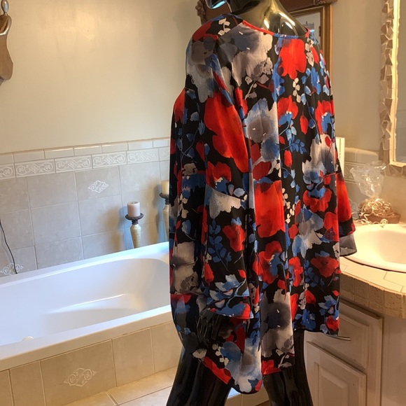 The Limited Collection - Picture 6 of 8